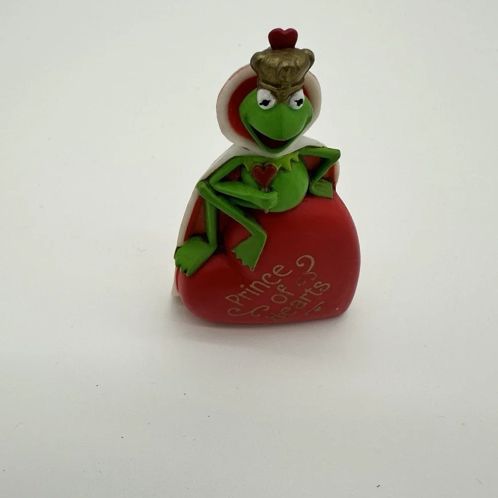 Vintage 1981 Kermit the Frog Prince of Hearts Figurine Muppets Jim Henson Red